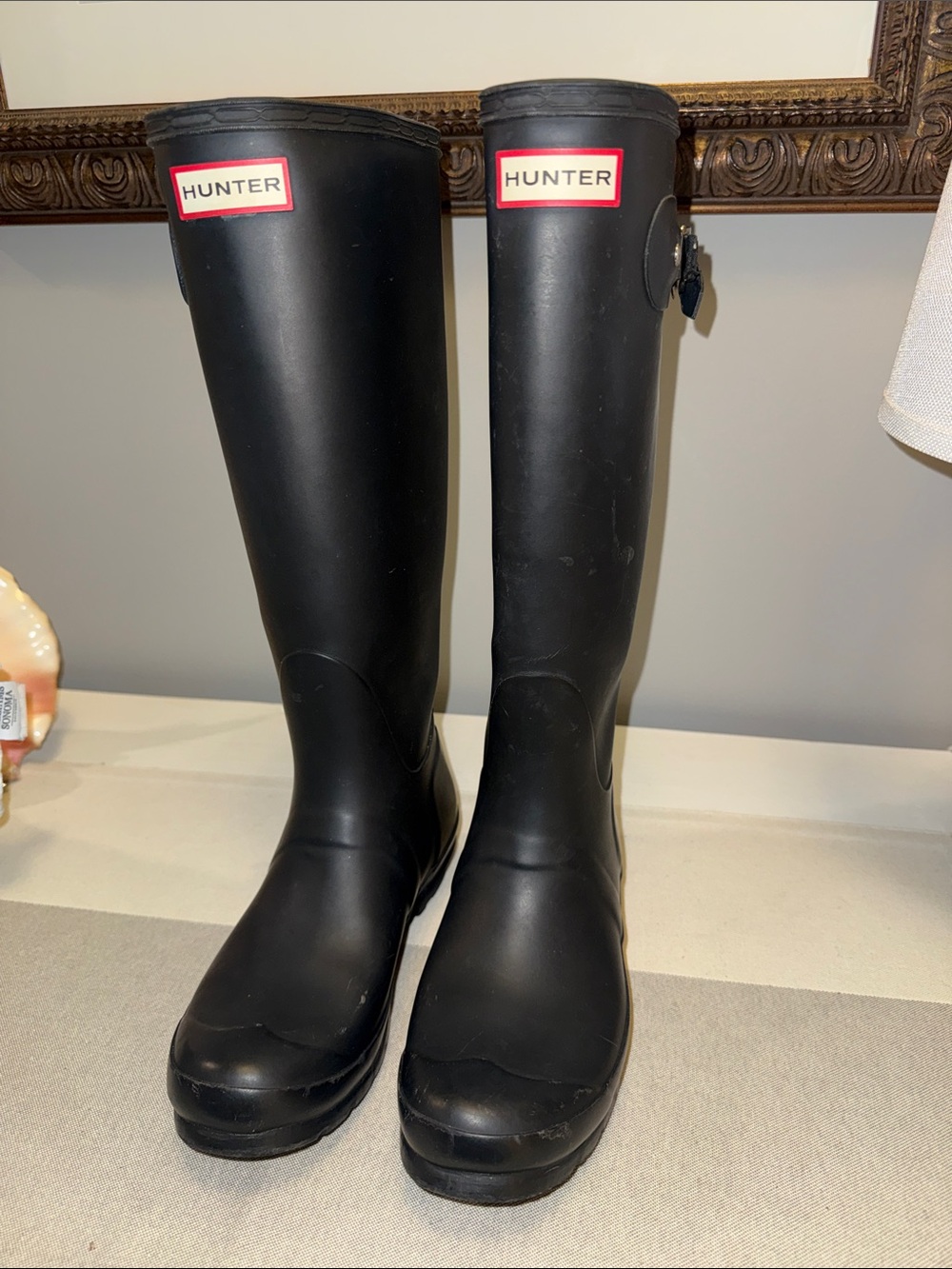 Hunter Women's Tall matte Black Rubber Rain Boots with Side Buckle size 8